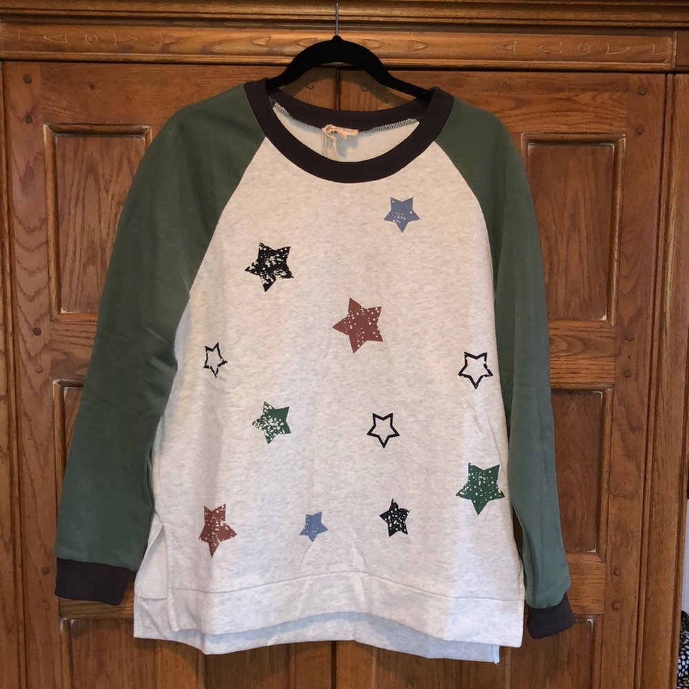 Hem & Thread Star Print Raglan Sleeve Sweatshirt Size L